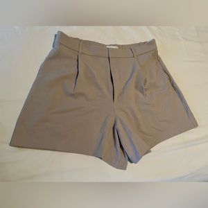 Abercrombie ultra high rise tailored short
